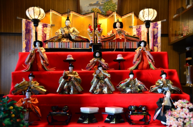 Junihitoe(十二単)-Twelve-layered ceremonial kimono